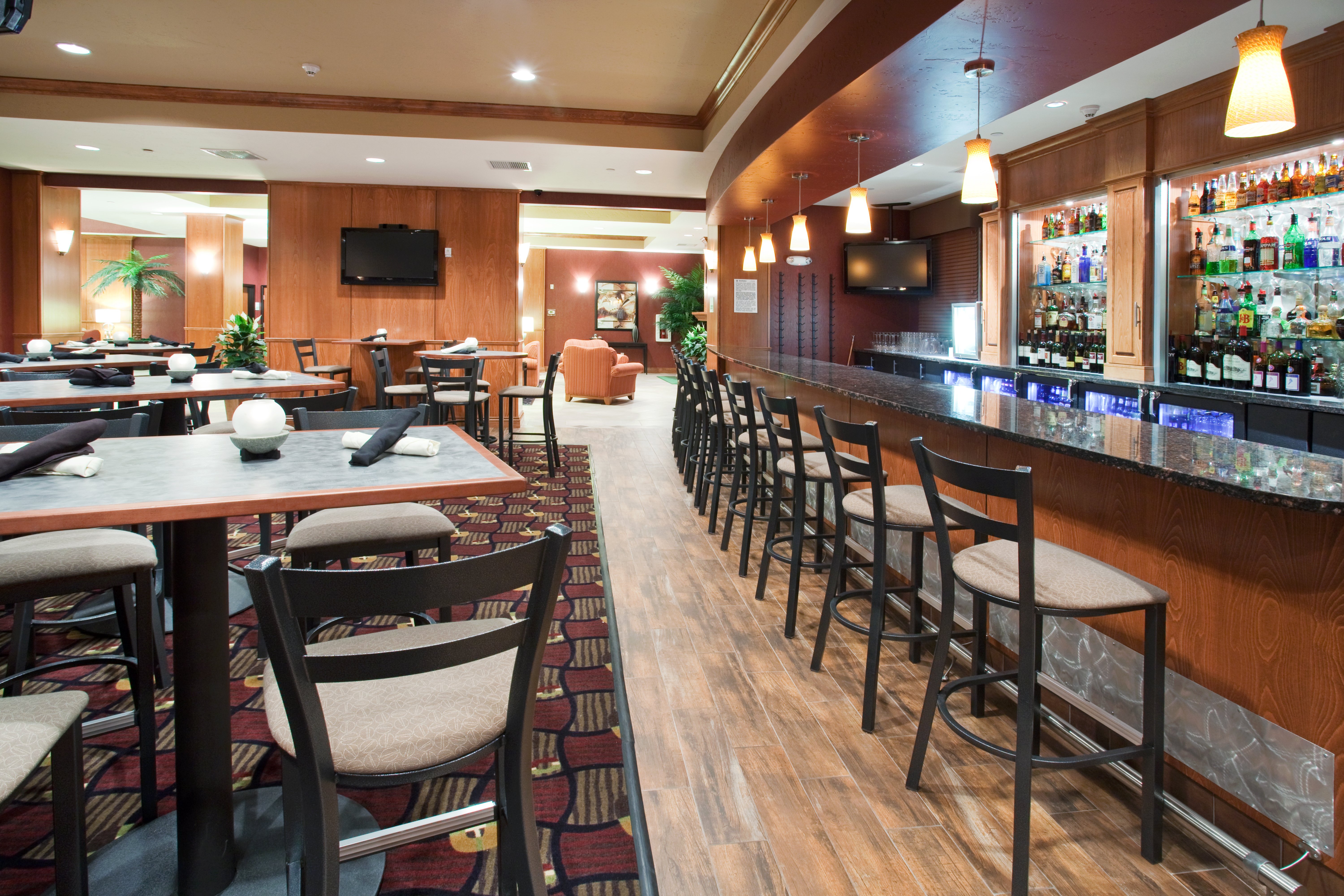 Holiday Inn Hotel Suites Grand Junction Airport 41/68