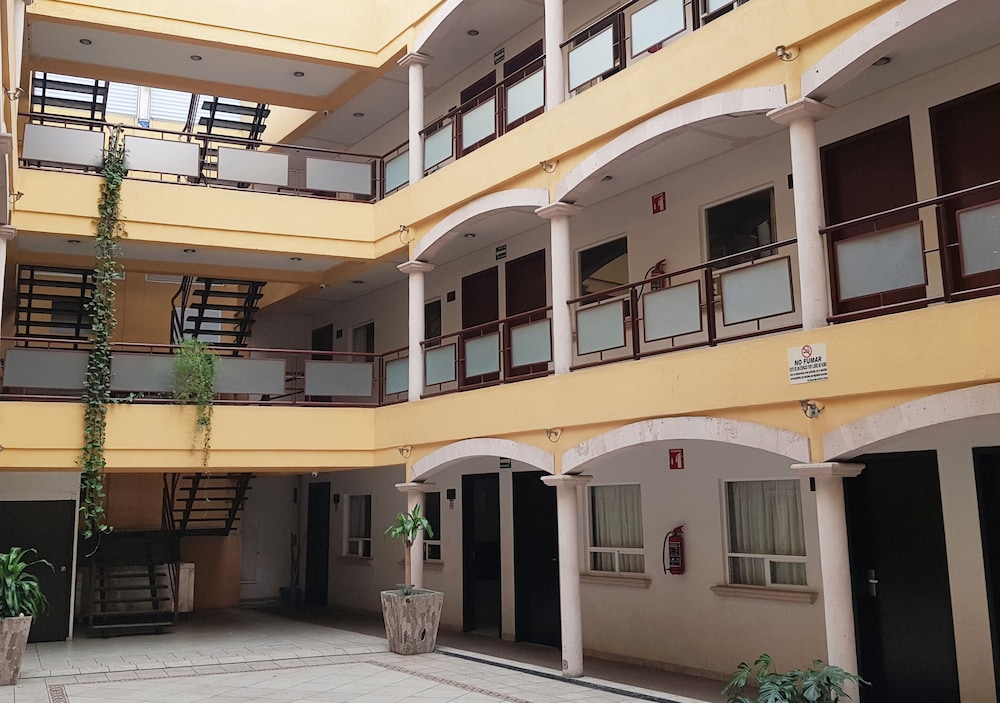 Capital O Hotel Victoria Morelia 7/55