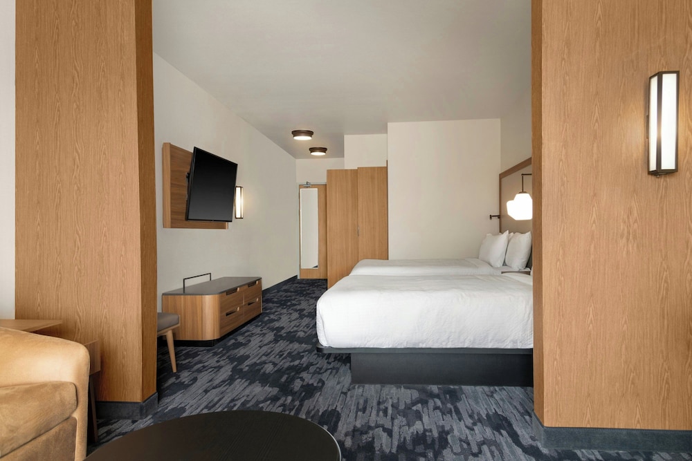 Fairfield by Marriott Inn & Suites Kansas City at The Legends 11/38