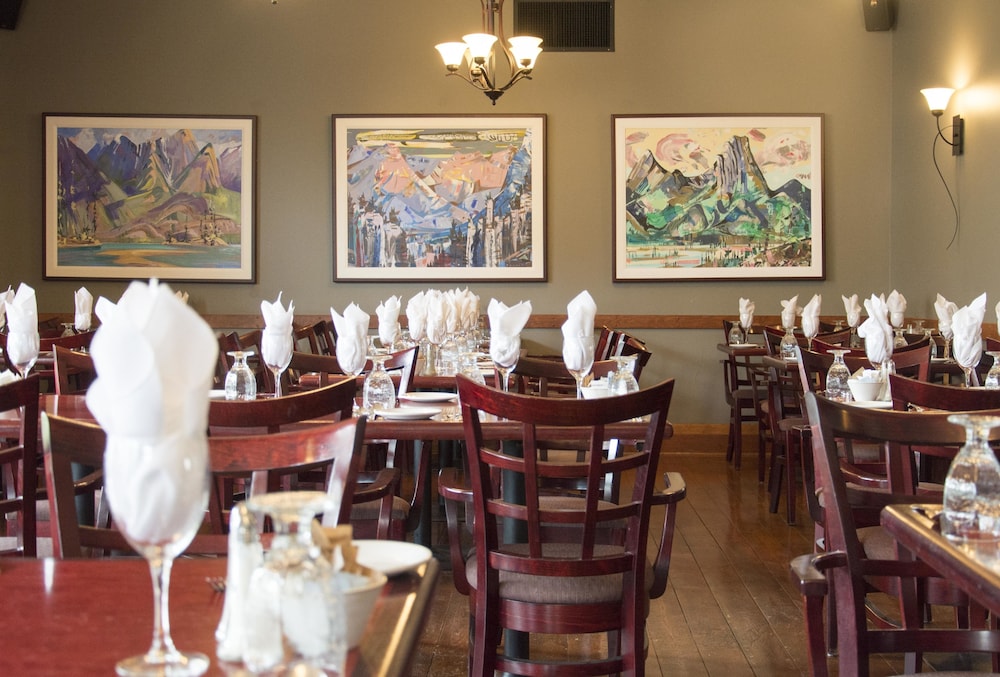 Tonquin Inn Jasper Hotel 34/37