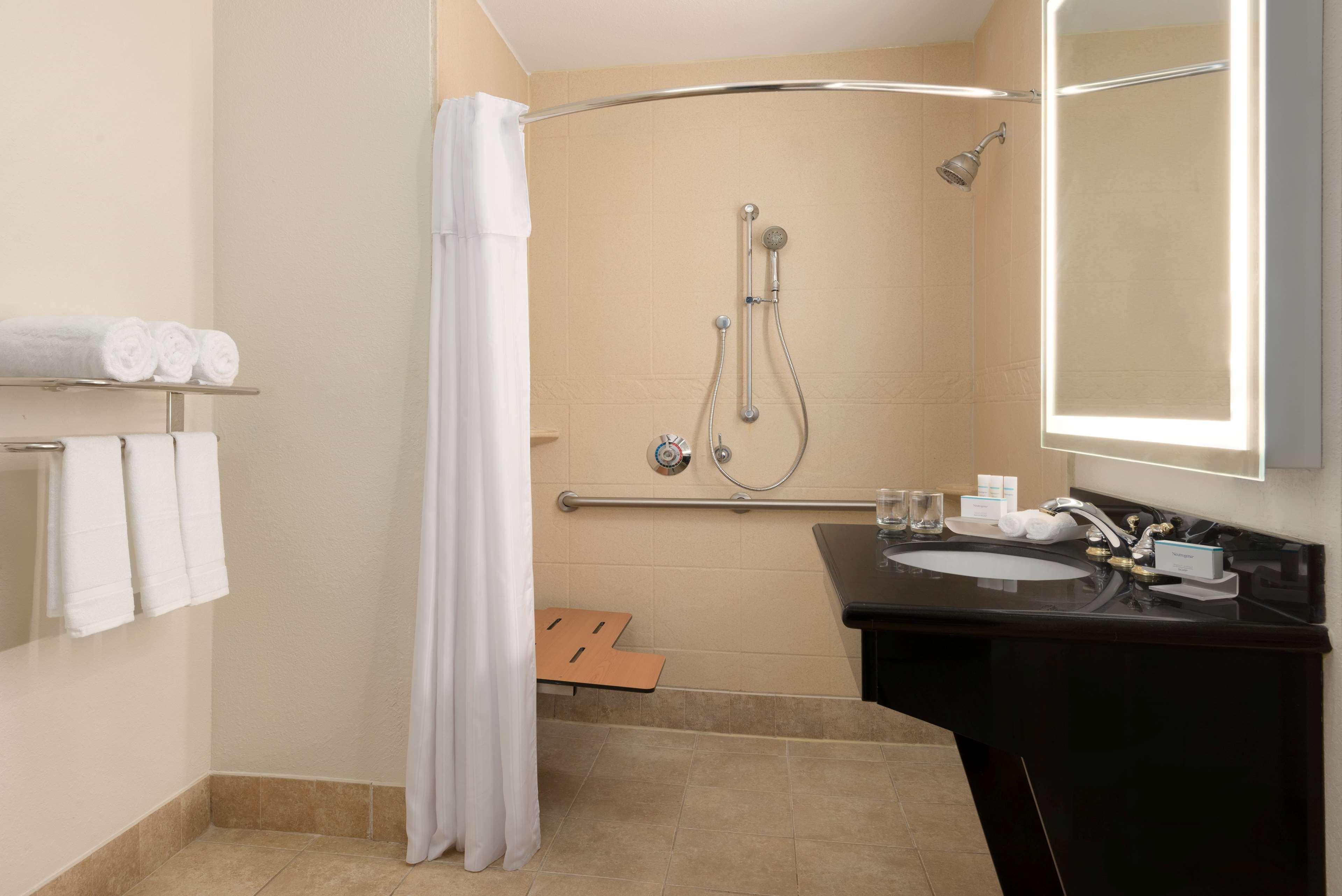 ROOM, 1 KING OR 2 QUEEN BEDS, ACCESSIBLE
