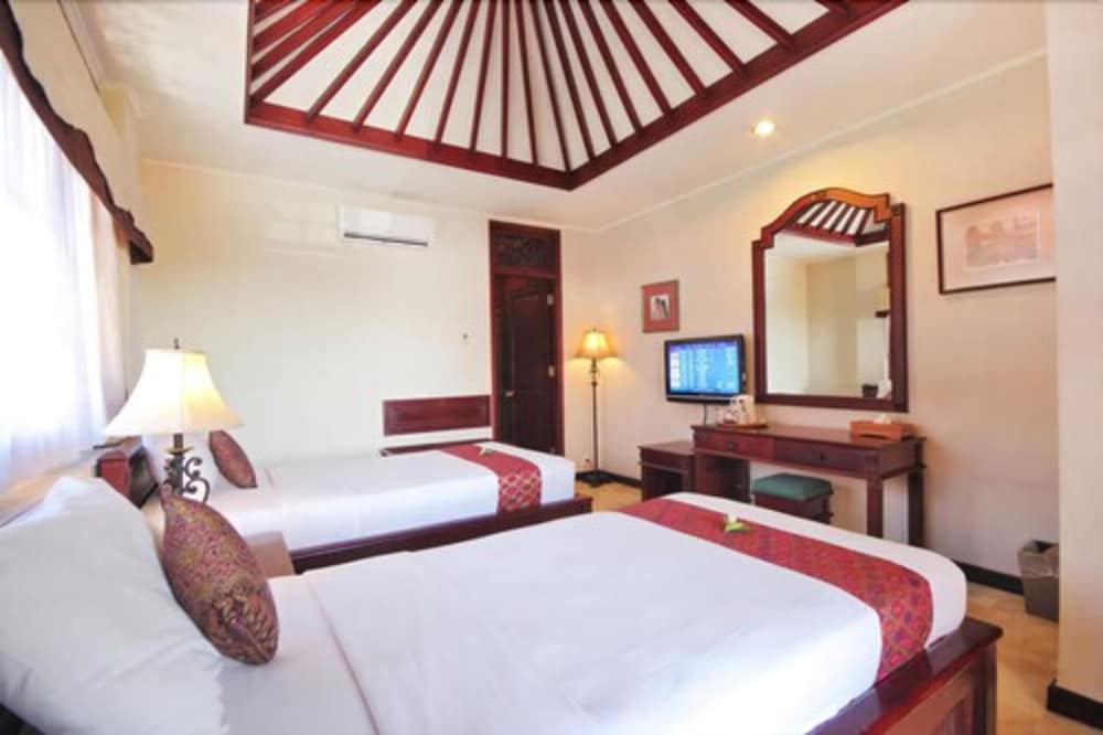 Royal Hotel and Villa Bali 14/48