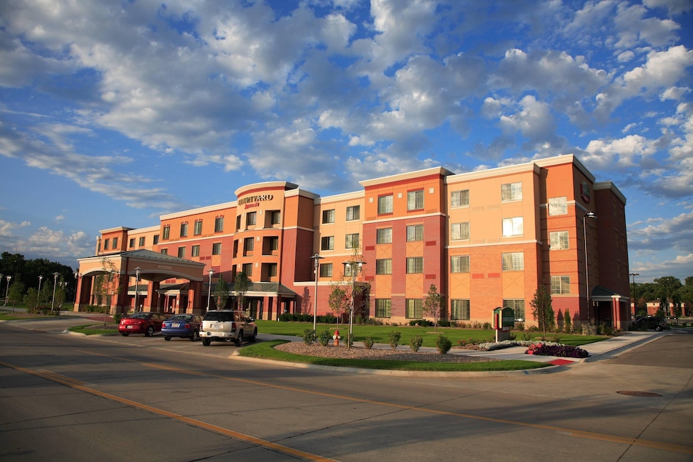 Courtyard Marriott Aksarben Village 44/50