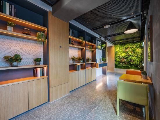 True Go Smart Selection Hotel (Beijing South Railway Station) 8/23