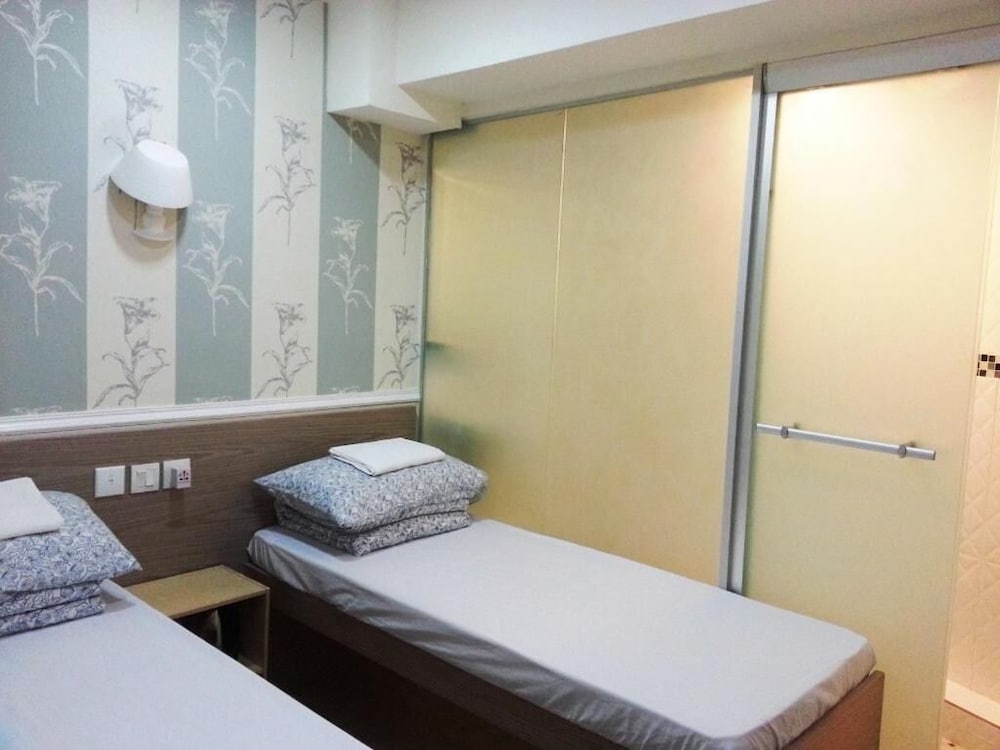 K & B Hostel 3/64