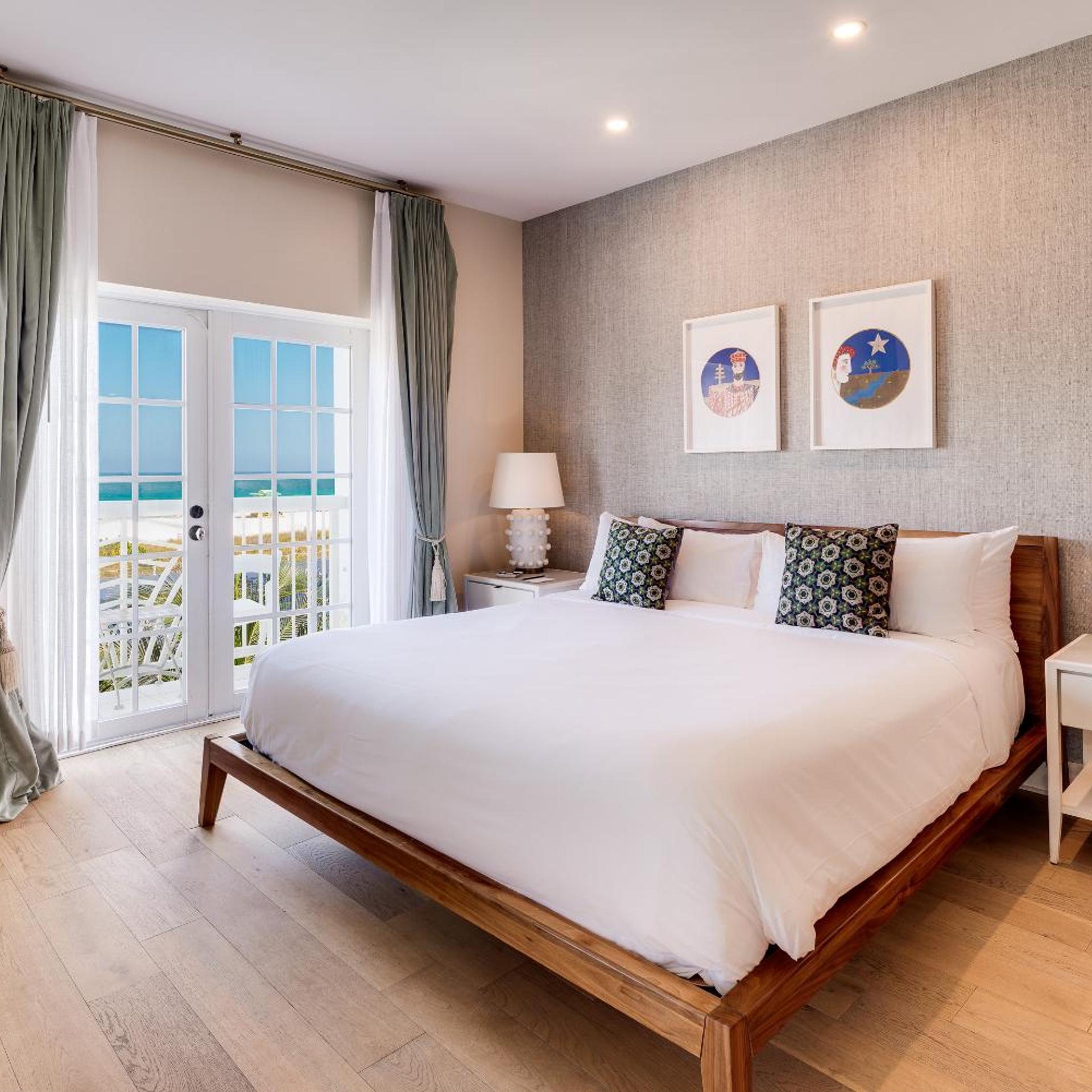 1 Bedroom, Suite, King Bed, Ocean Front, Balcony