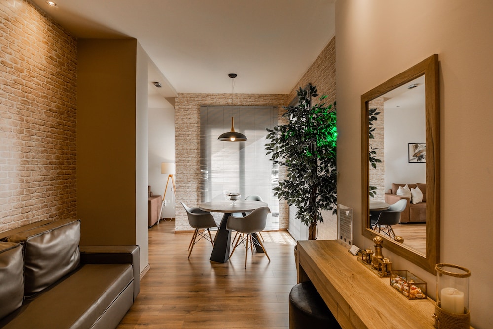 Superior One Luxury Apartments 19/33