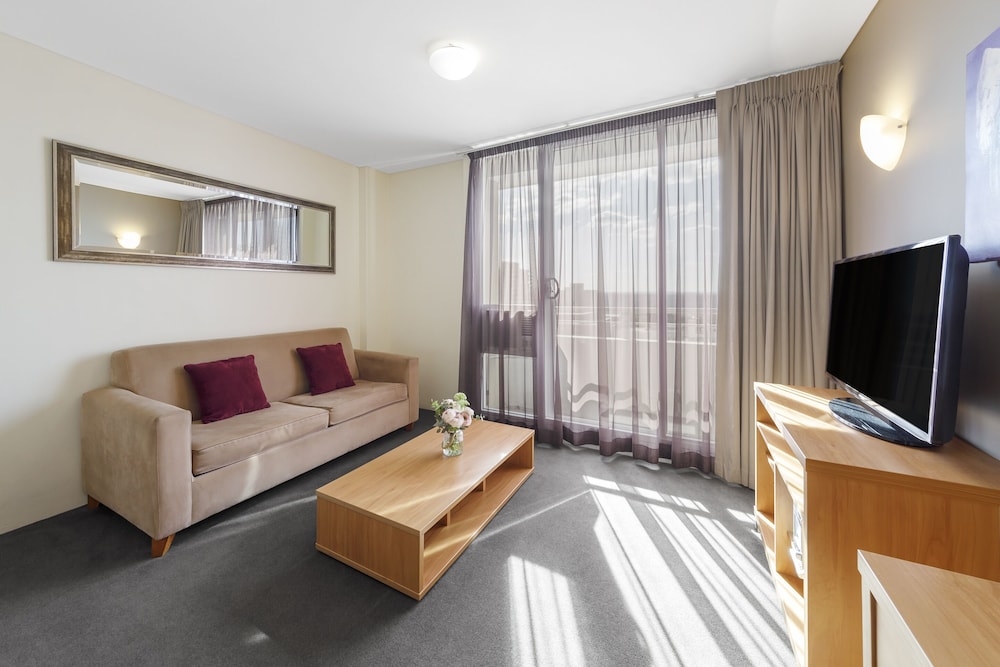 Park Regis Concierge Apartments 31/41
