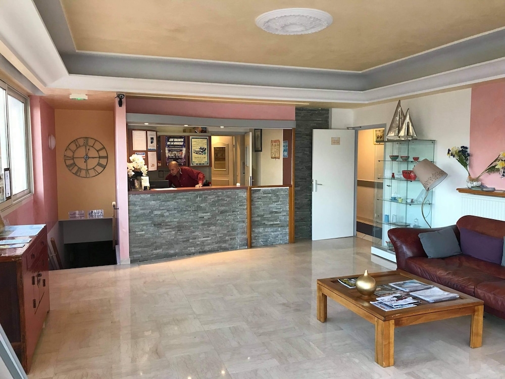HOTEL DE LA MER 6/50