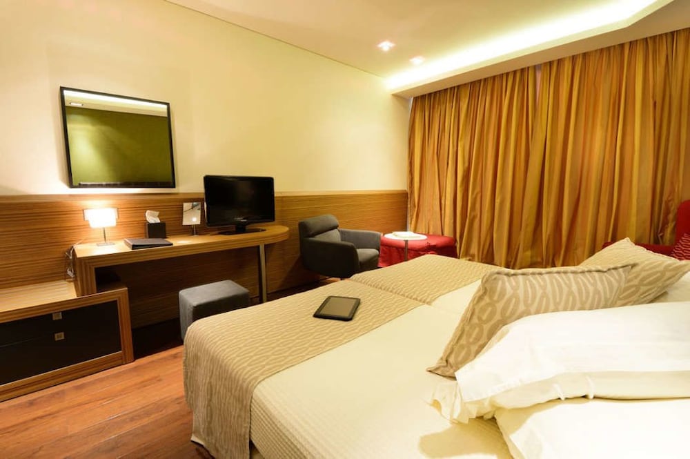 Royal Paradise Beach Resort And Spa 8/50