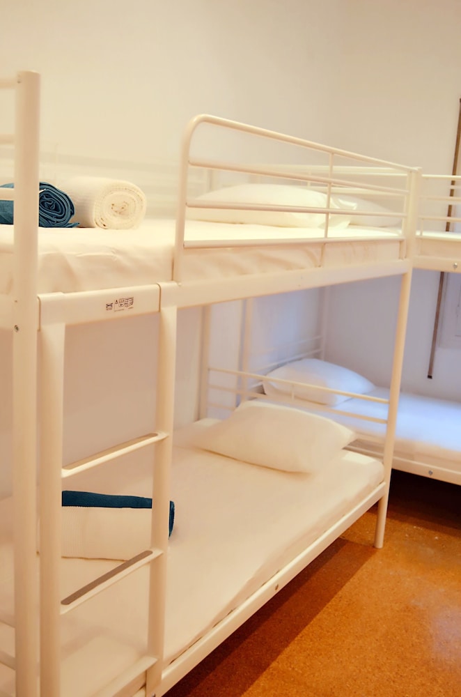 HOSTAL CASA 18 6/26