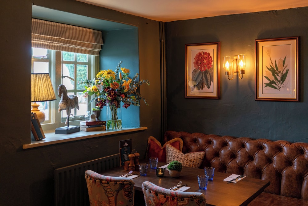 Crown Inn 27/47