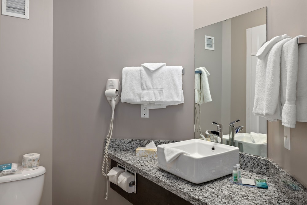 HOME INN EXPRESS MEDICINE HAT 69/72