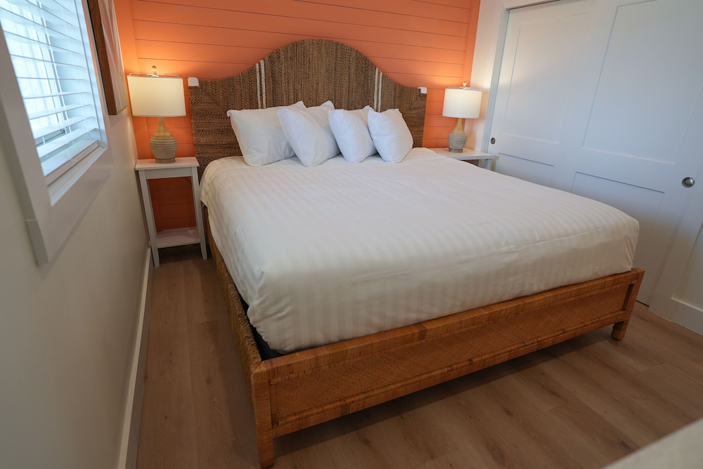 1 Bedroom, King Bed, Gulf View, Sofa