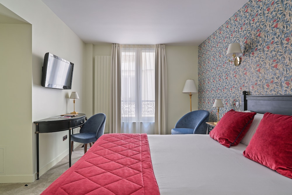 Hotel De Sevres 7/45