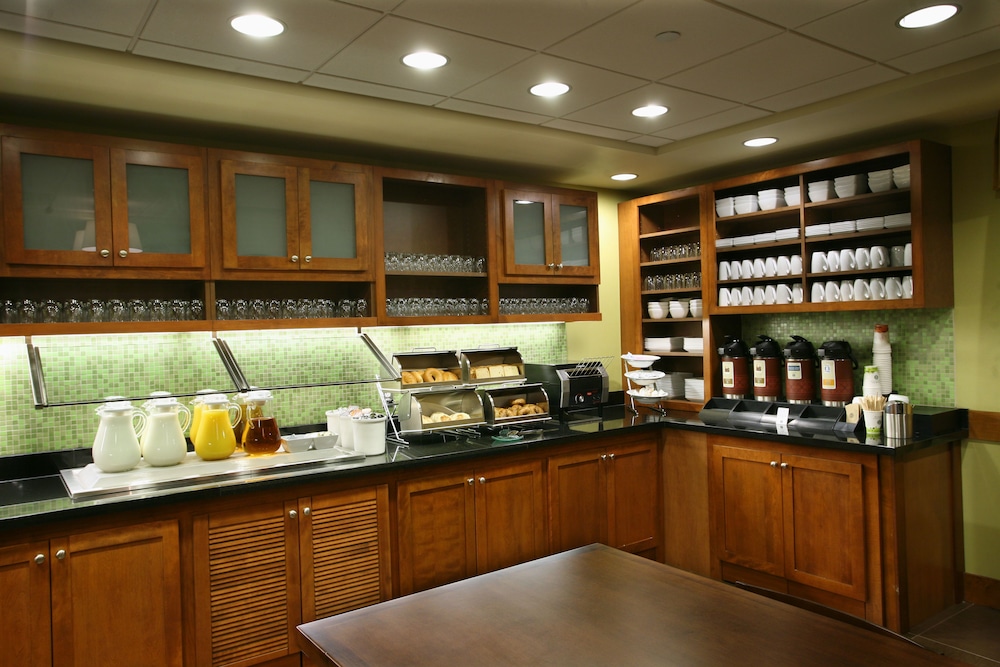 Hyatt Place Nashville Airport 50/62