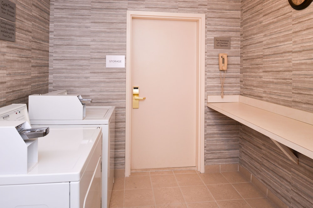 Courtyard by Marriott Charlotte Gastonia 25/45
