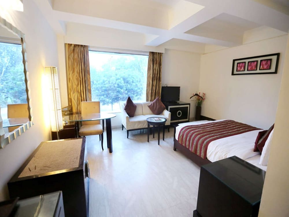 Venizia Sarovar Portico (ex Grand Venizia) 25/55