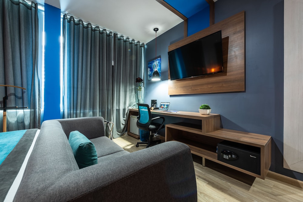 HOTEL BLUE CONCEPT 55/65