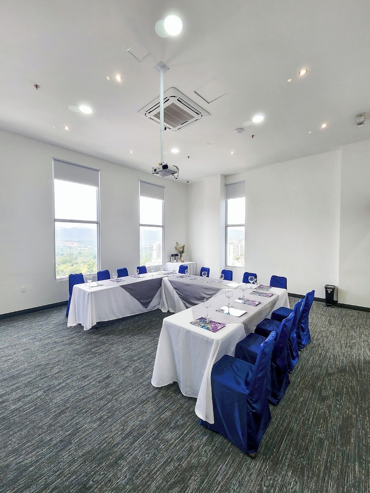 Hotel Roseliere Bucaramanga 23/50
