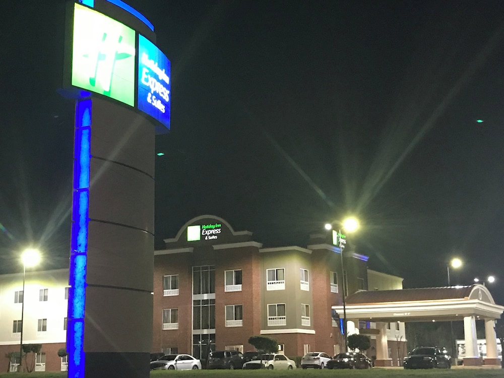 Holiday Inn Express Hotel & Suites Canton 1/37