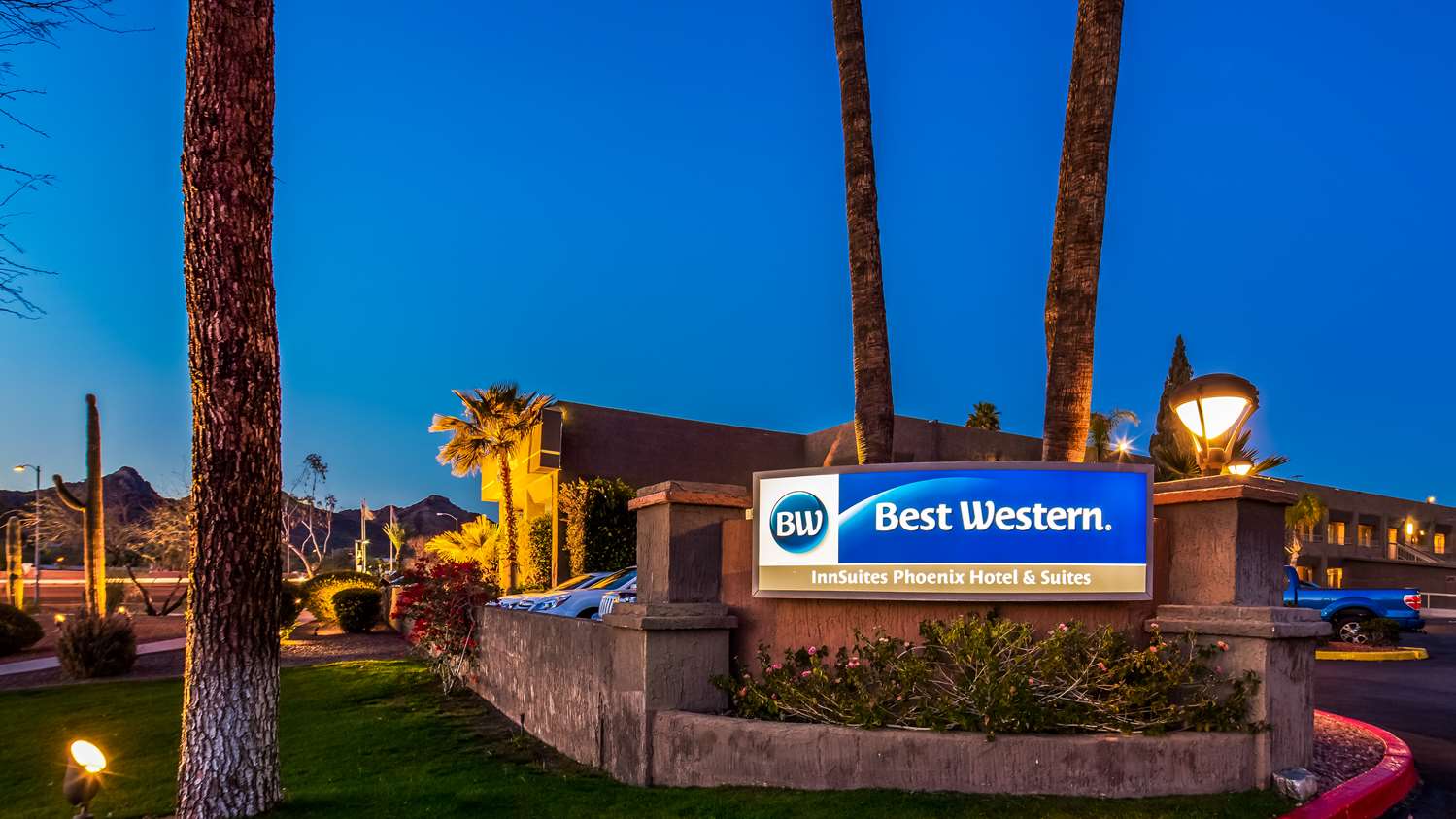 SureStay InnSuites Phoenix Hotel & Suites by Best Western 6/7