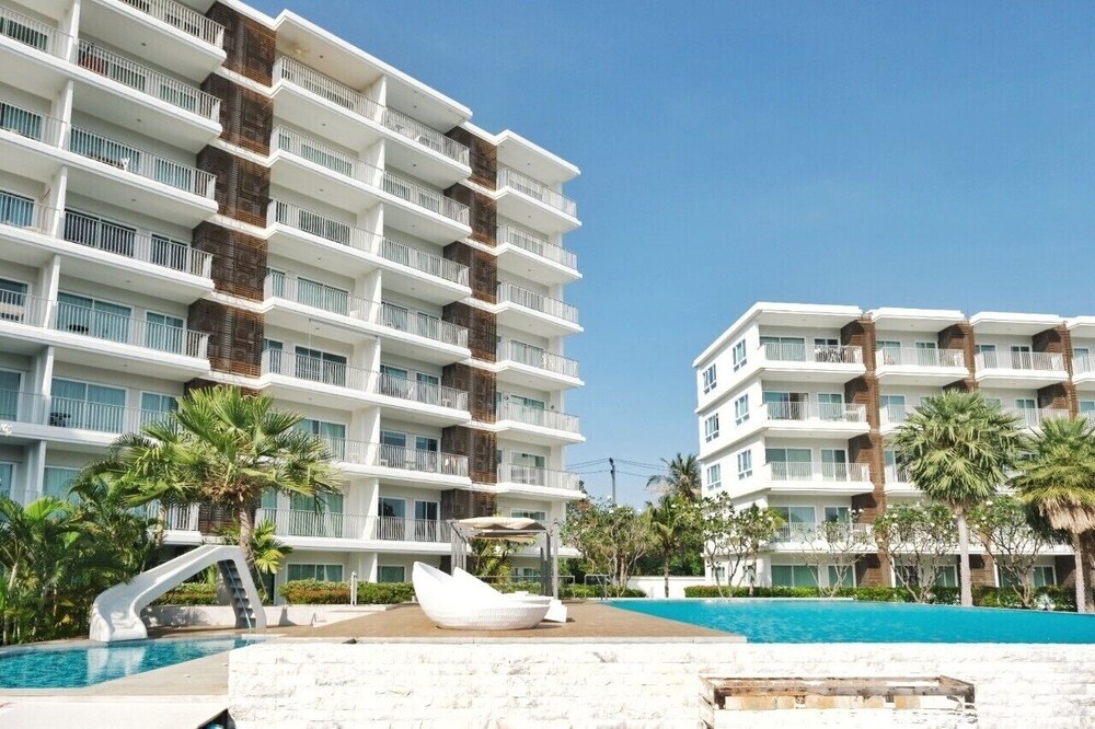 The Sea Condominium 5/67