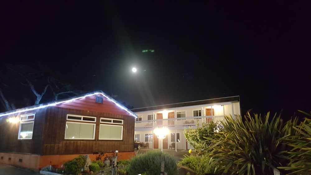 Coast Inn and Spa Fort Bragg 1/65
