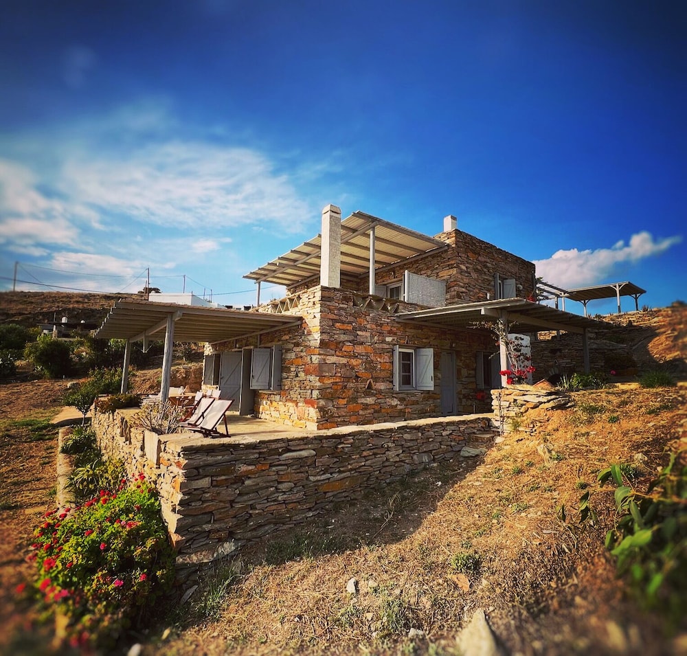 The Traditional Stone Villa 36/50