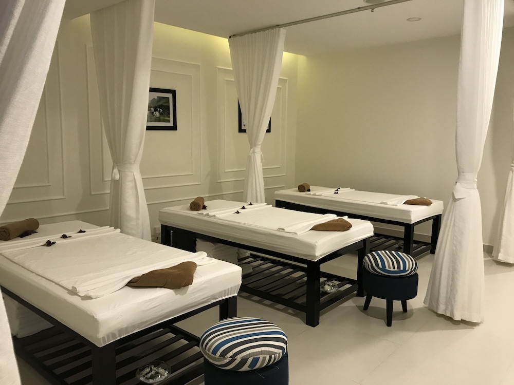 Central Hotel & Spa 67/67