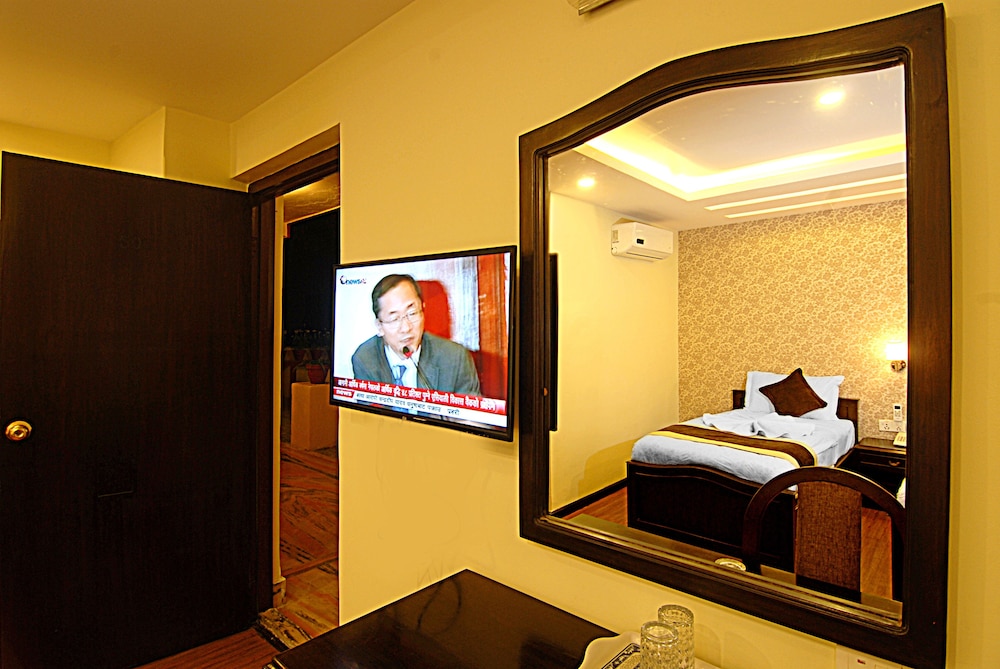 Kathmandu Grand Hotel 16/48