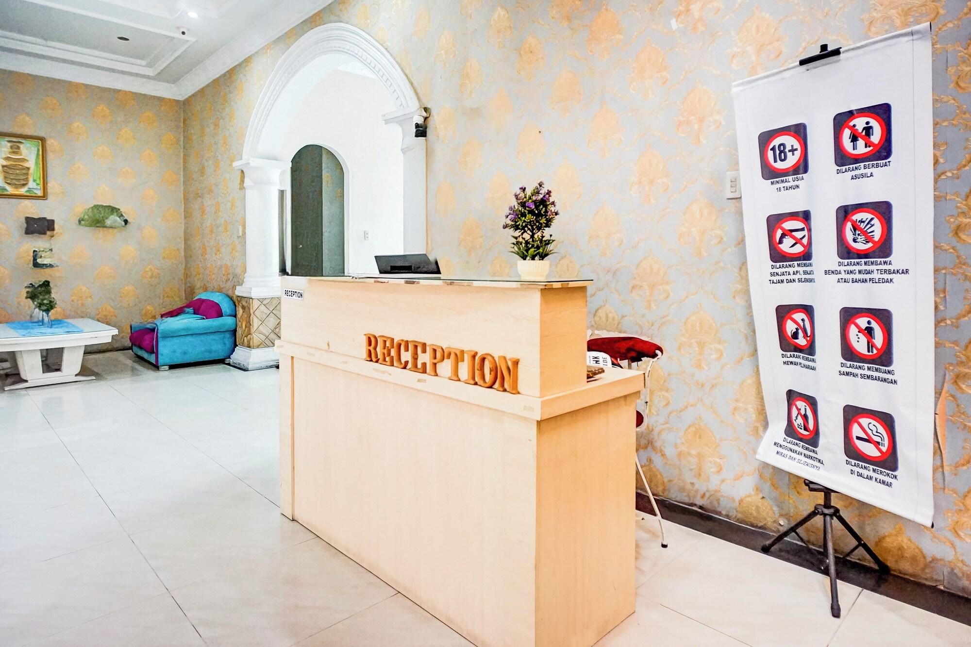Lobby at Hotel O Medan City Near Lapangan Benteng Formerly Ralica Residence, MEDAN