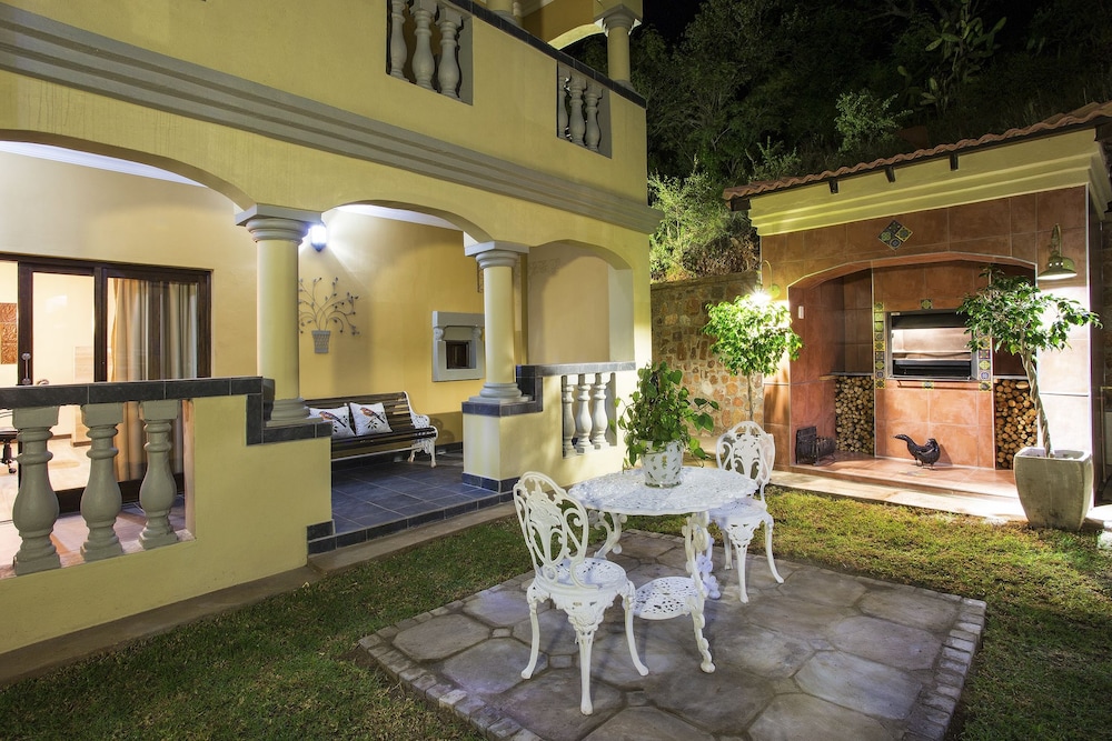 The Royal Palm Bed and Breakfast 24/36