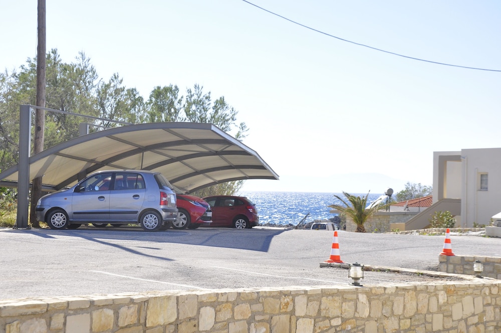 Kavos Hotel 58/80