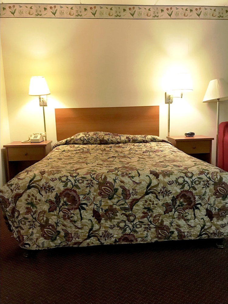 Adirondack Efficiencies Ex Econo Lodge Watertown 39/43