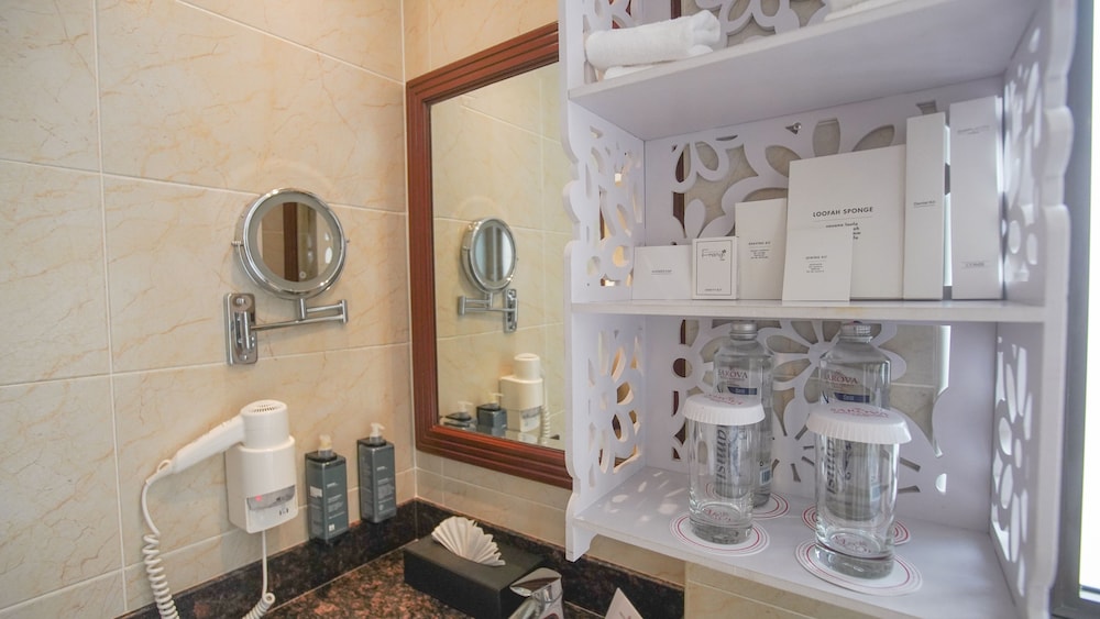 Sarova Woodlands Hotel Spa 47/50