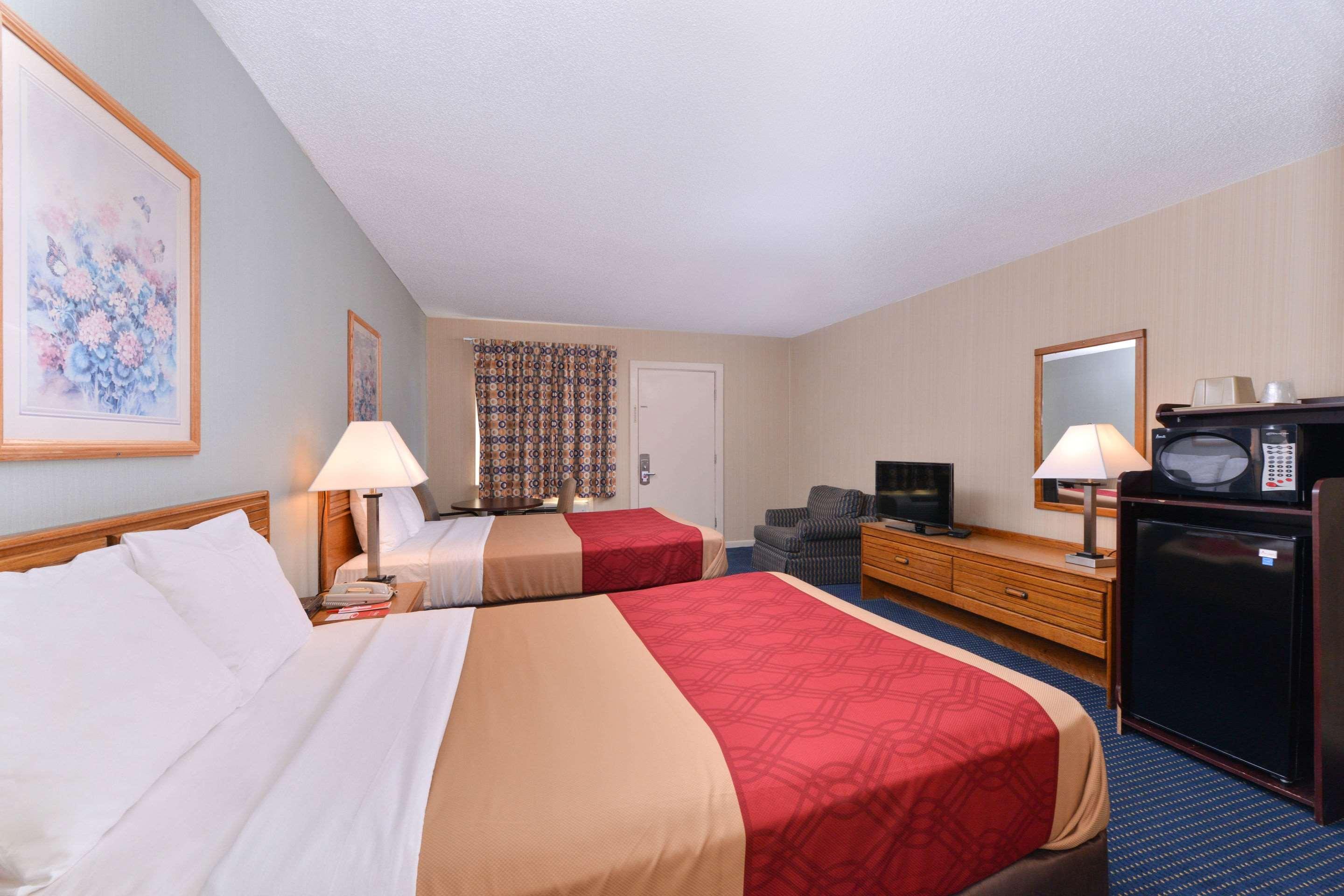 Economy Inn East Hartford CT 16/60