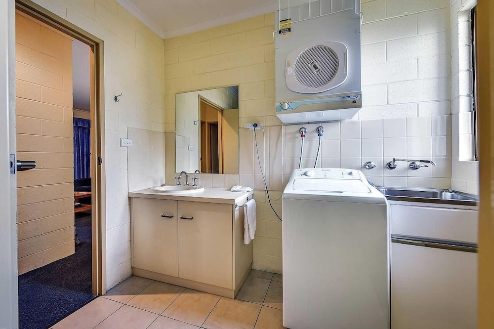 Allambi Holiday Apartments 24/44