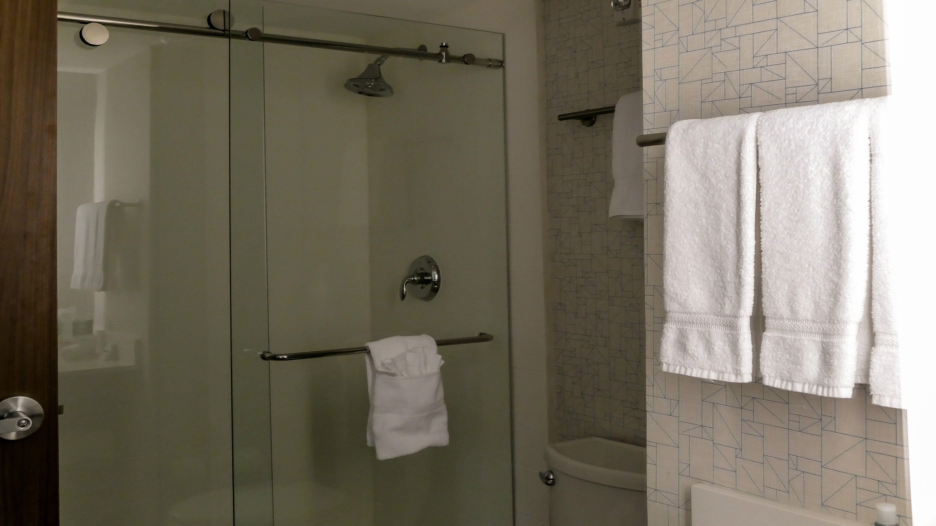 Holiday Inn Express & Suites Miami Airport East 69/69