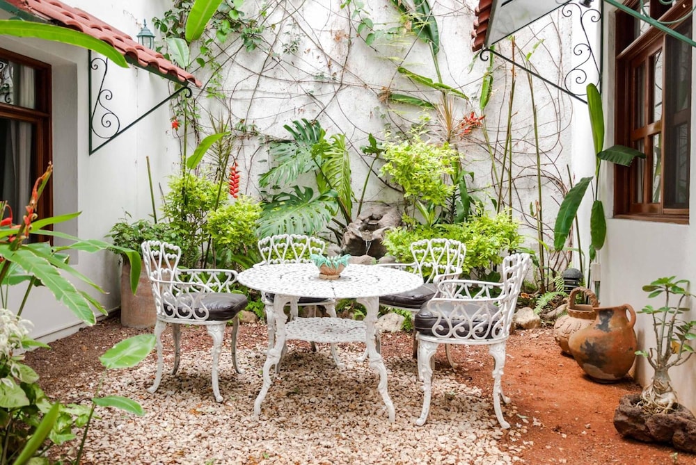 Hotel Boutique Casa los Cantaros 6/50