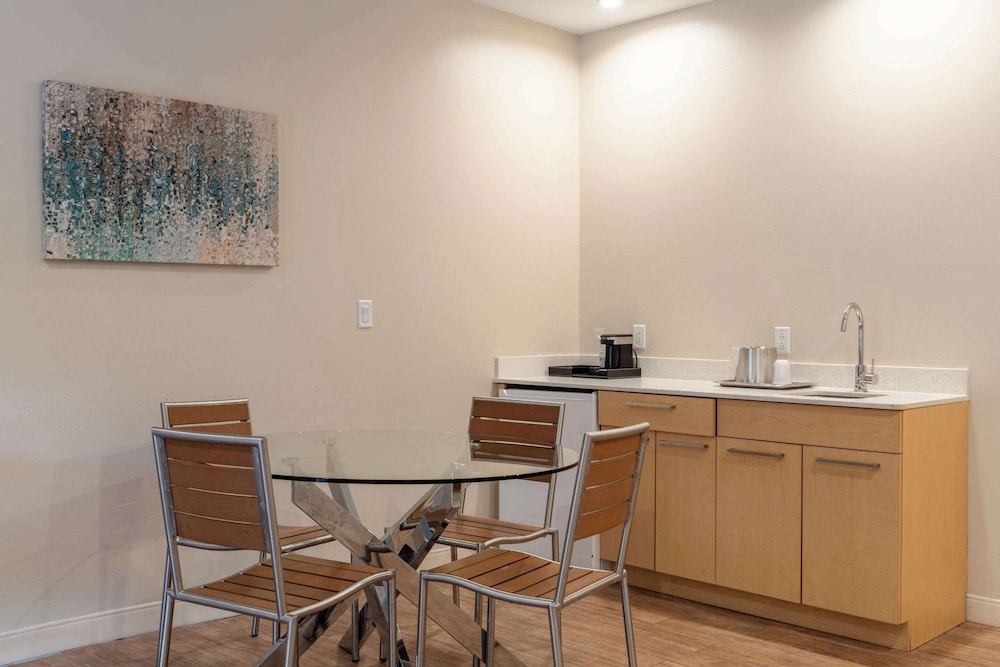 The Chandler Inn Bethlehem - Littleton, an Ascend Collection Hotel 50/61