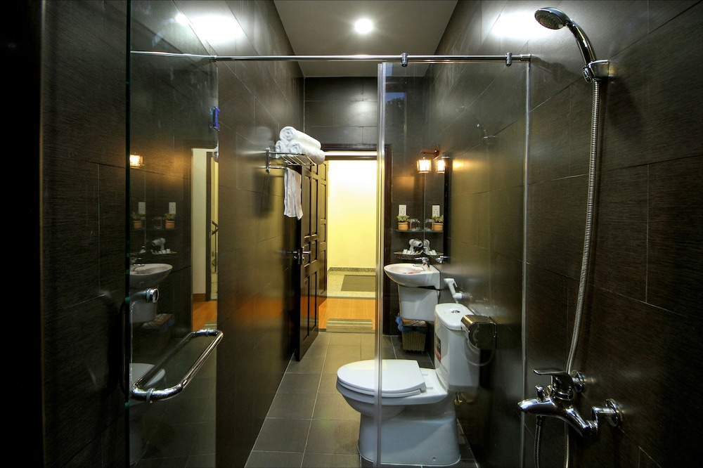 BLUE LAKE HOMESTAY 30/56