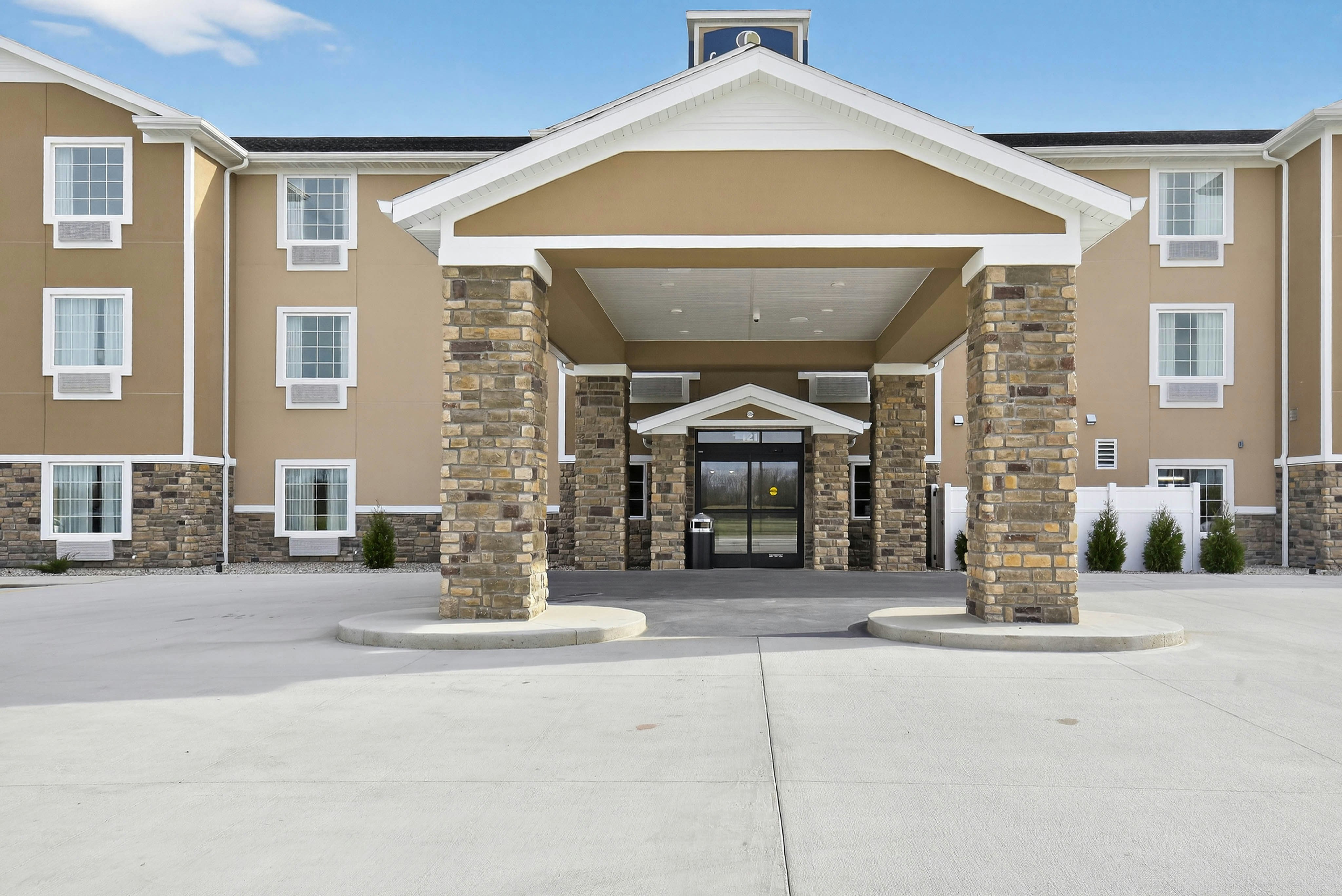 Cobblestone Hotel & Suites - Eaton, OH 47/50