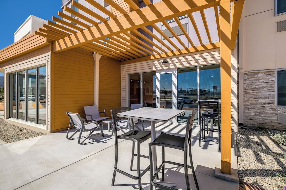 Everhome Suites San Bernardino - Loma Linda 34/59