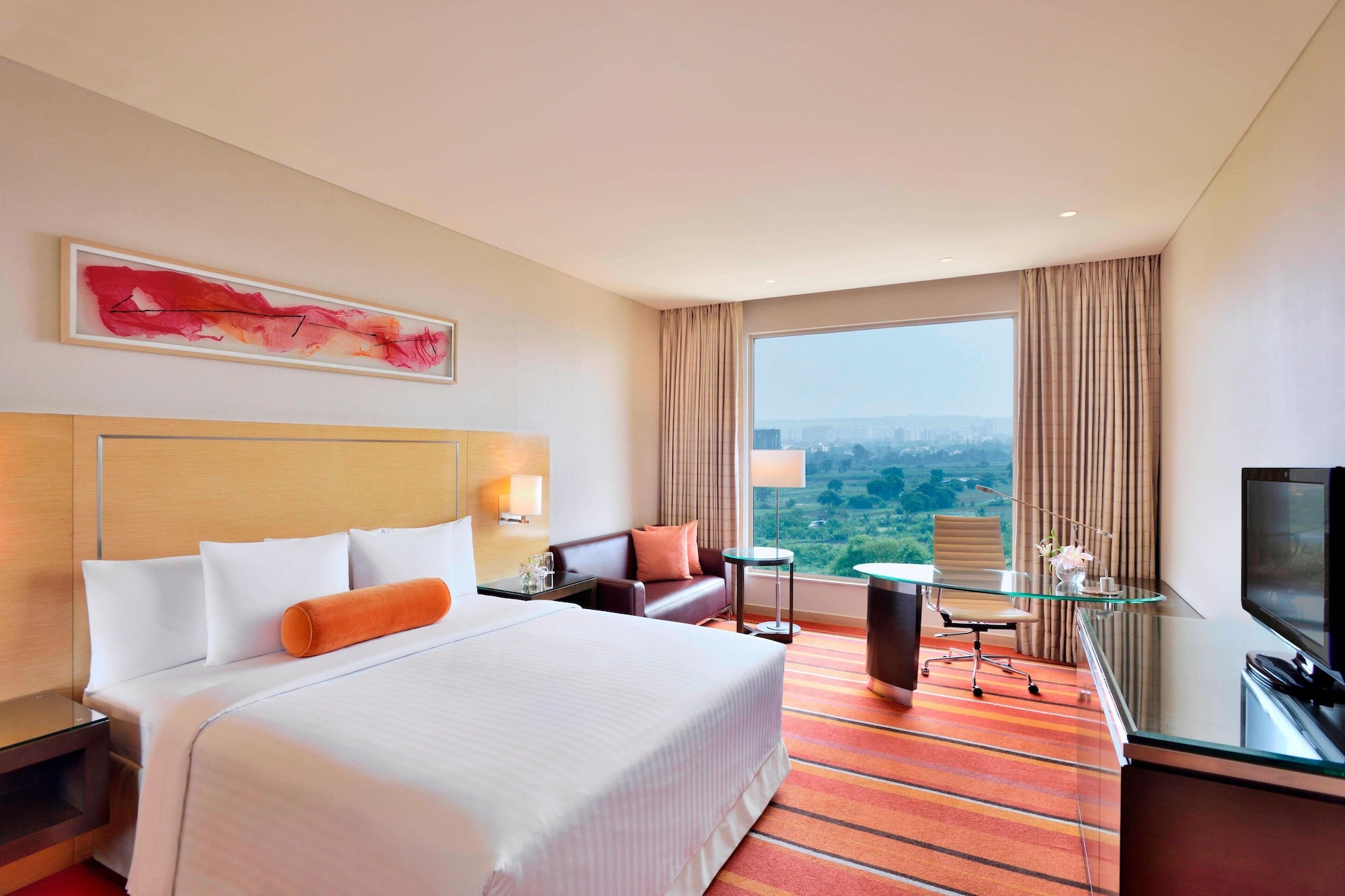 ROOM, KING BED