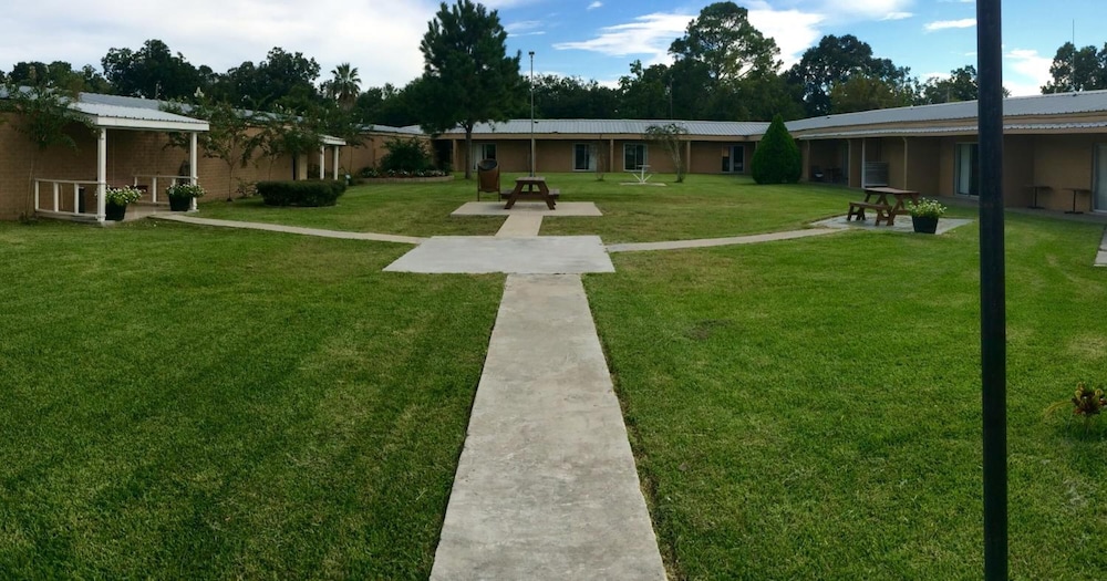 Alvin Extended Stay 55/62