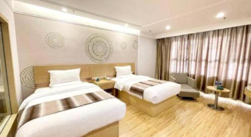GreenTree Inn Urumqi Airport Tianyi International City 18/47