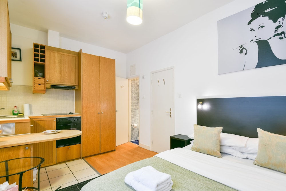 Studios 2 Let North Gower 30/75