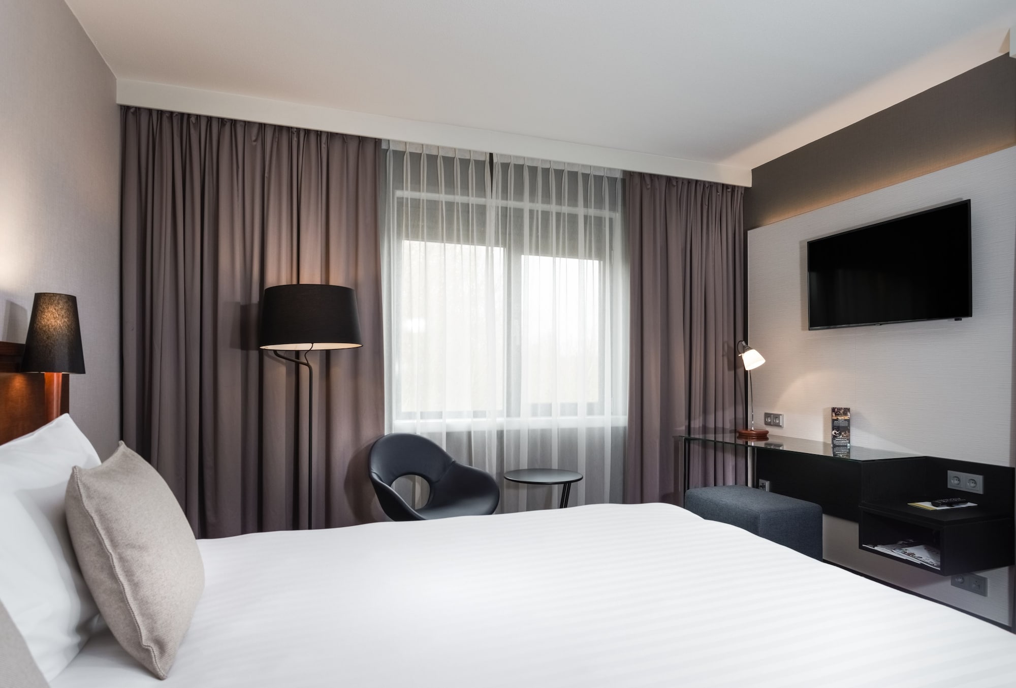 Deluxe, King Bed