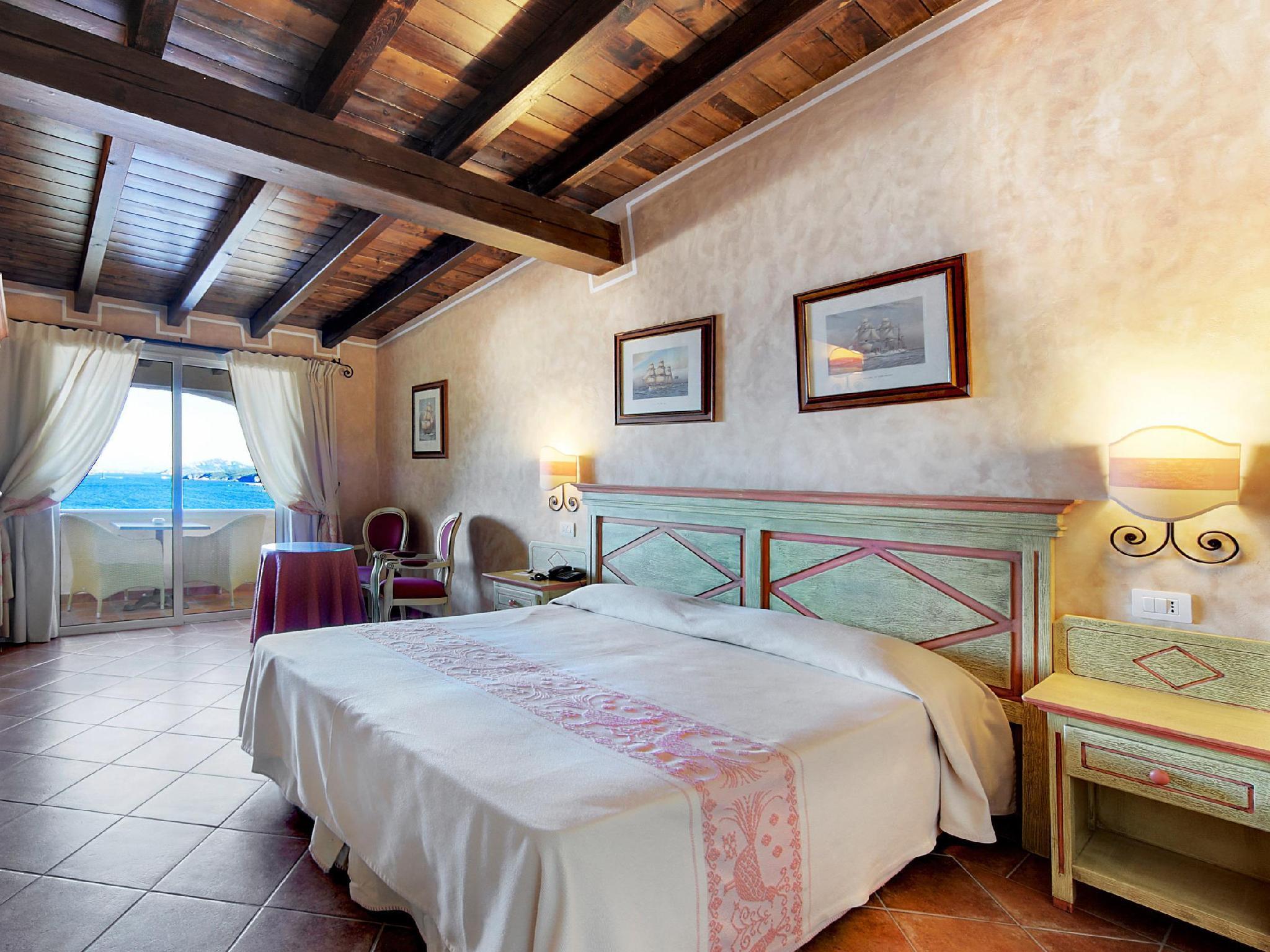 Room, Double or Twin Bed, Sea View